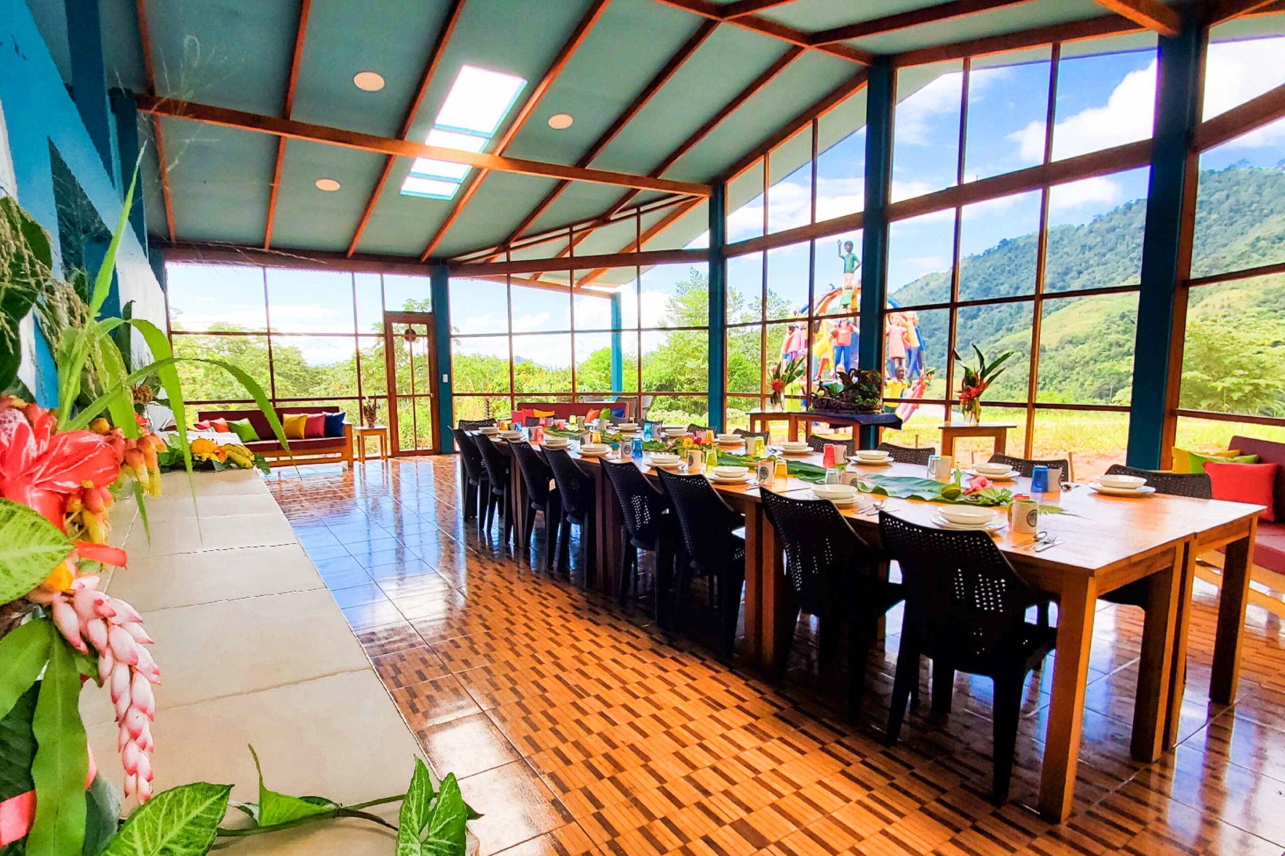 Dining/living room in Pueblo Colorado San Martin Peru
